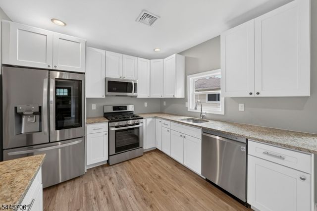 121 E Maple Ave, Bound Brook Boro, NJ 08805