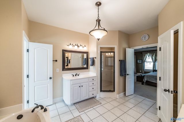 2611 Sandalhaven Drive, Owens Cross Roads, AL 35763