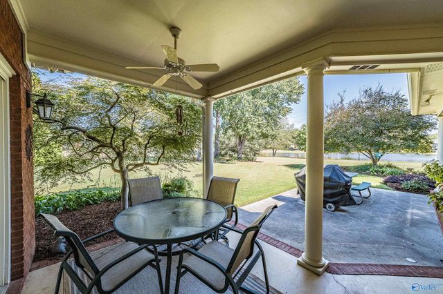 2611 Sandalhaven Drive, Owens Cross Roads, AL 35763