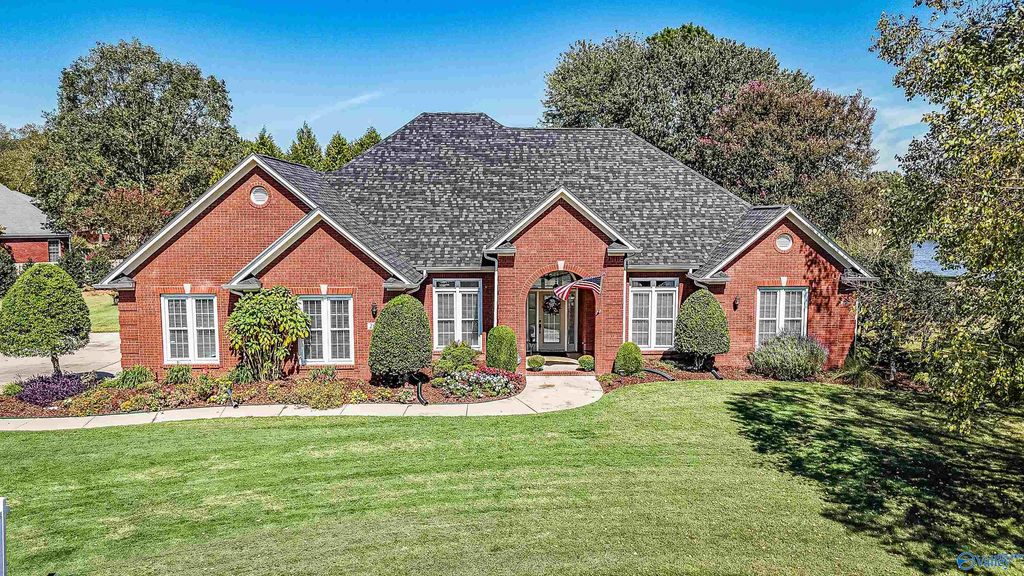 2611 Sandalhaven Drive, Owens Cross Roads, AL 35763