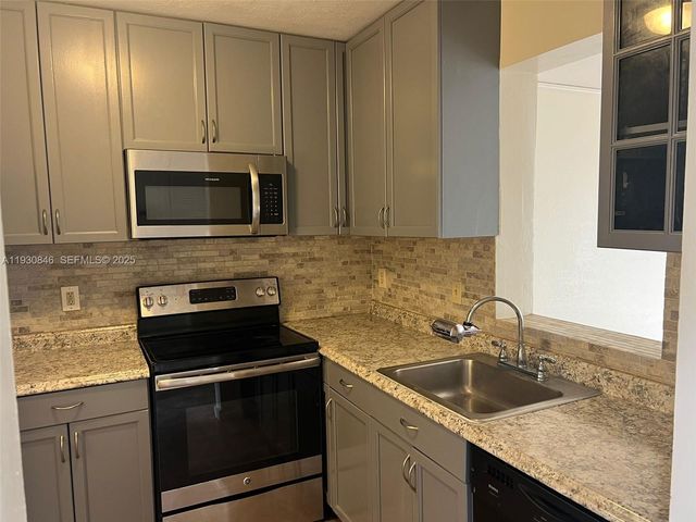 8620 N Sherman Cir 406, Miramar, FL 33025