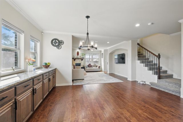 601 Crestridge Circle, Euless, TX 76040