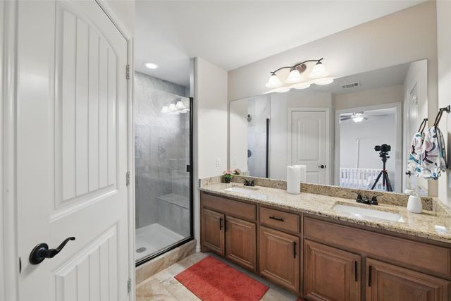 601 Crestridge Circle, Euless, TX 76040