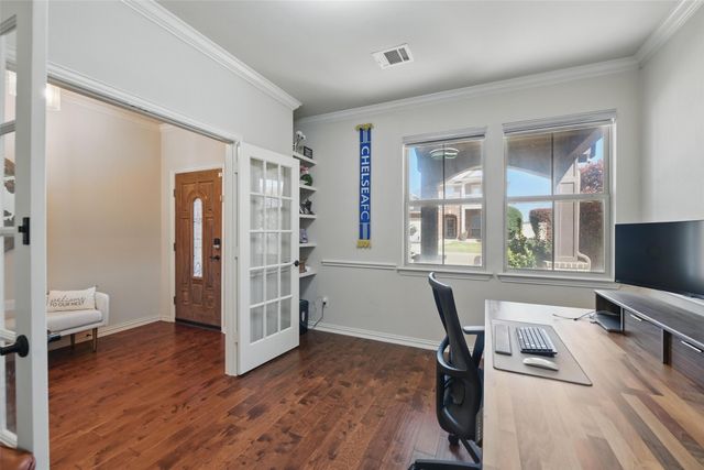 601 Crestridge Circle, Euless, TX 76040