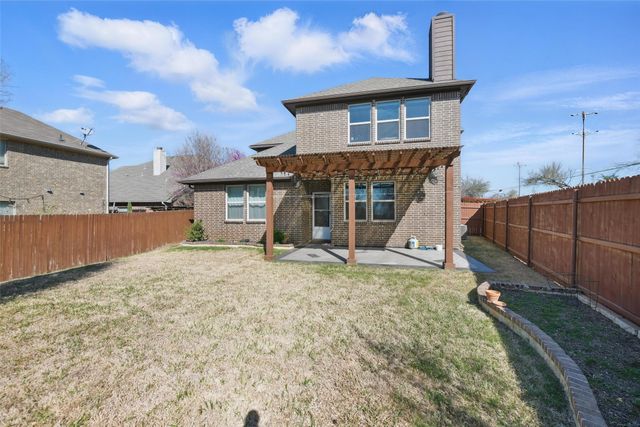 601 Crestridge Circle, Euless, TX 76040