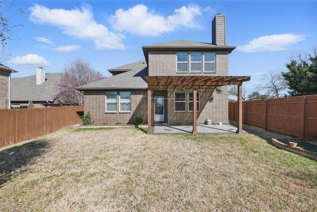601 Crestridge Circle, Euless, TX 76040