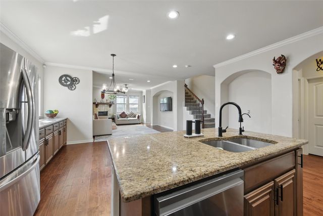 601 Crestridge Circle, Euless, TX 76040