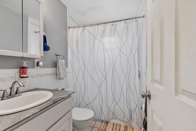 80 Edgelawn Avenue 6, North Andover, MA 01845