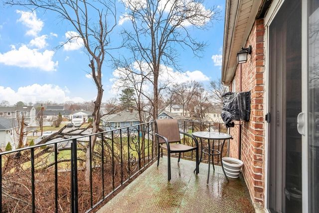 80 Edgelawn Avenue 6, North Andover, MA 01845
