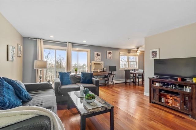 80 Edgelawn Avenue 6, North Andover, MA 01845