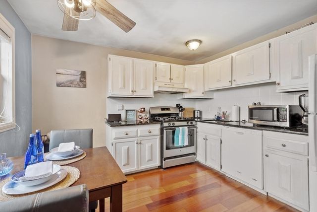 80 Edgelawn Avenue 6, North Andover, MA 01845
