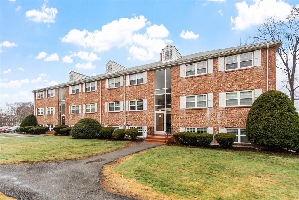 80 Edgelawn Avenue 6, North Andover, MA 01845
