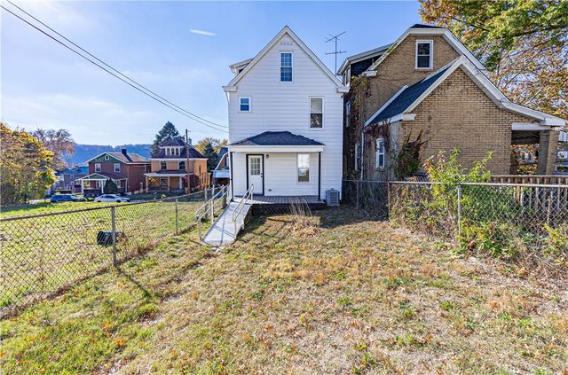 1312 Woodmont Avenue, New Kensington, PA 15068