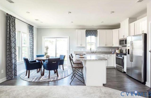 10912 Genito Square Dr, Midlothian, VA 23112