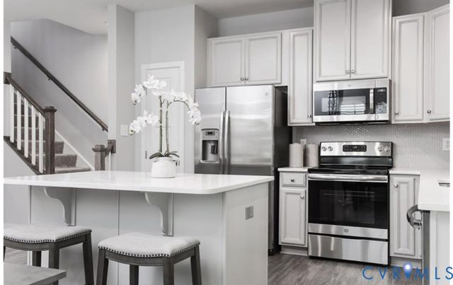 10912 Genito Square Dr, Midlothian, VA 23112