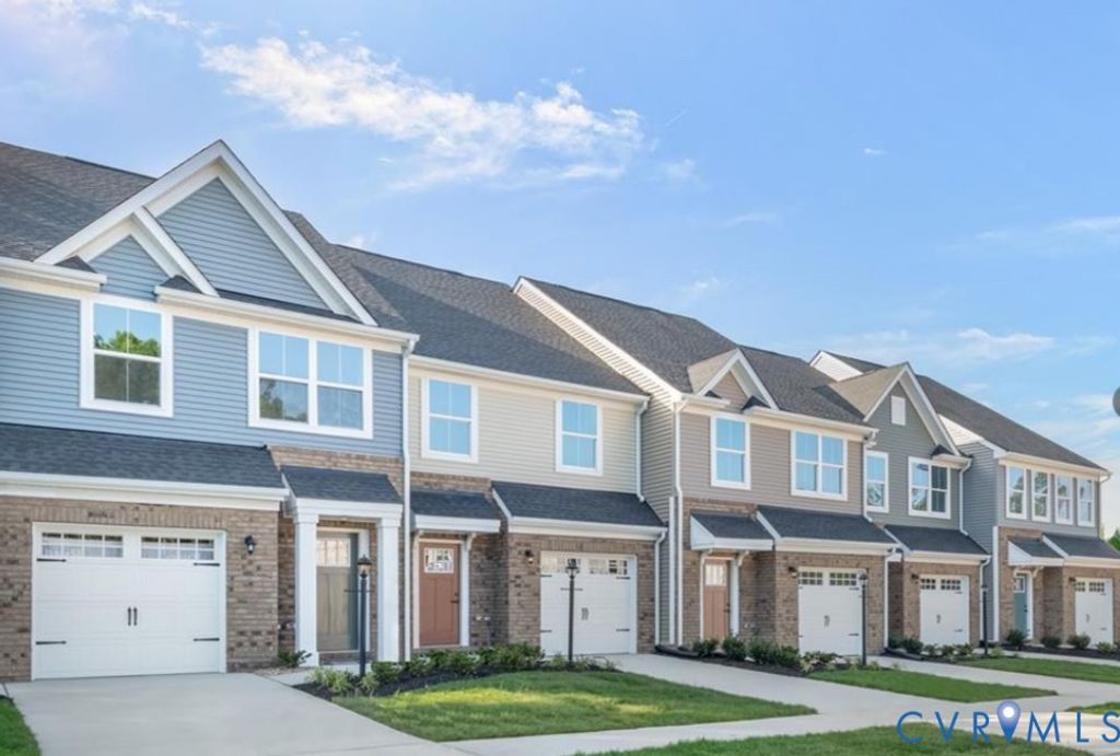 10912 Genito Square Dr, Midlothian, VA 23112