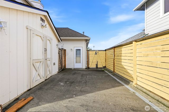 13945 SE 159th Place, Renton, WA 98058