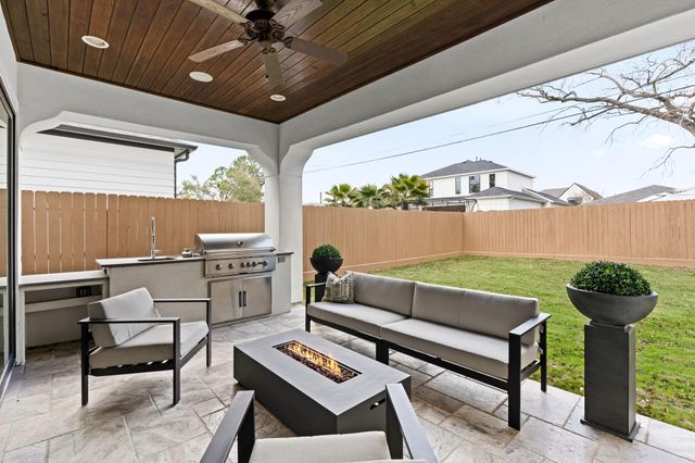 1717 Bayram Drive, Houston, TX 77055