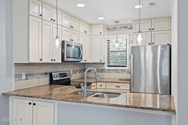 3950 Echo Farms Boulevard, Wilmington, NC 28412