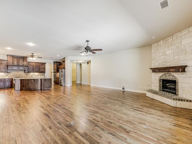 1196 Foster Street, Lantana, TX 76226