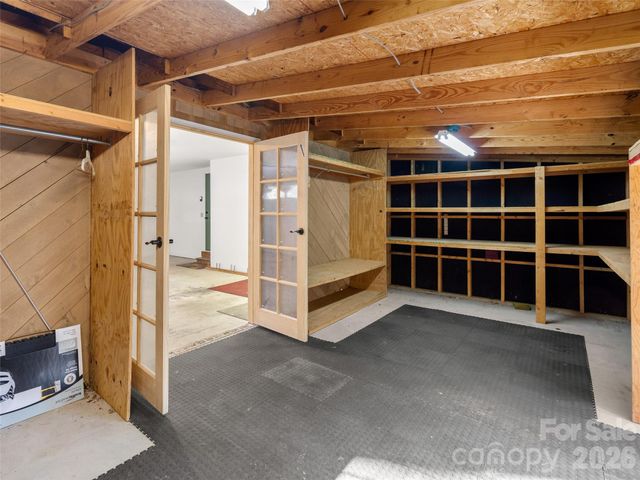 138 Woodhaven Drive, Hendersonville, NC 28739