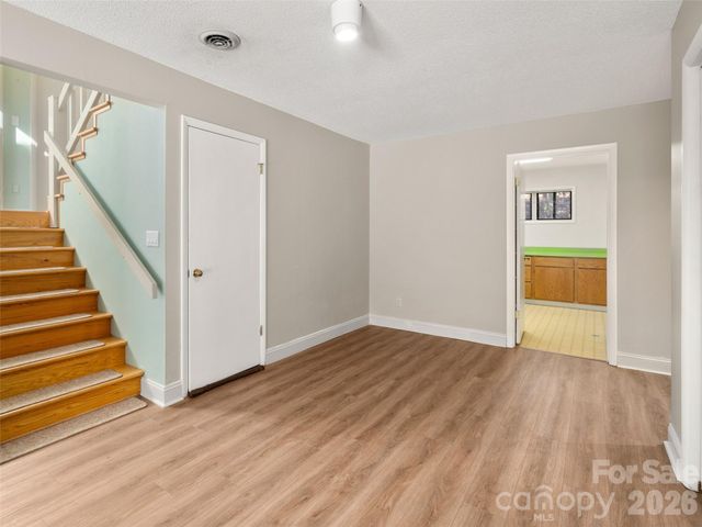 138 Woodhaven Drive, Hendersonville, NC 28739