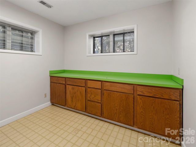 138 Woodhaven Drive, Hendersonville, NC 28739