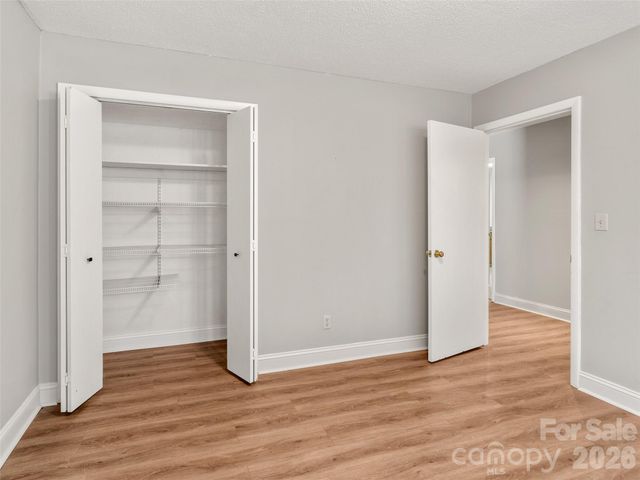 138 Woodhaven Drive, Hendersonville, NC 28739