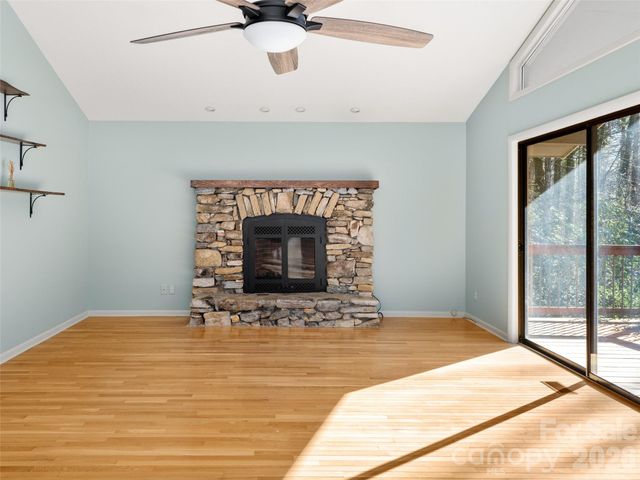 138 Woodhaven Drive, Hendersonville, NC 28739