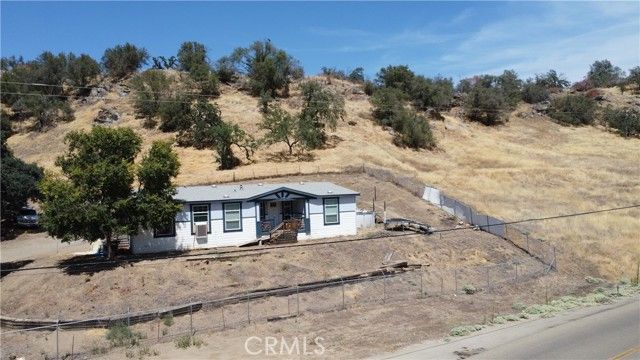 37180 Mistletoe Road, Squaw Valley, CA 93675