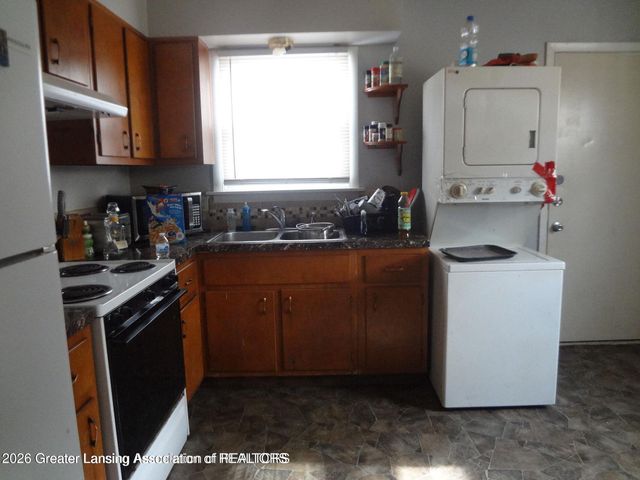 226-230 N Grace Street, Lansing, MI 48917