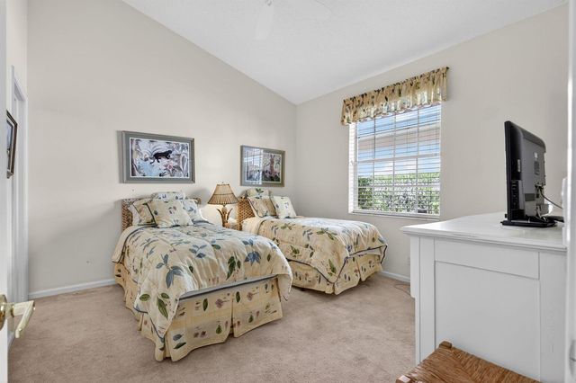 402 Eagleton Cove Way, Palm Beach Gardens, FL 33418