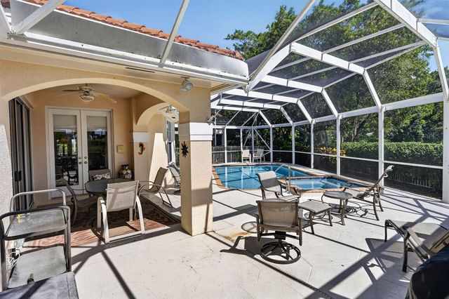 402 Eagleton Cove Way, Palm Beach Gardens, FL 33418