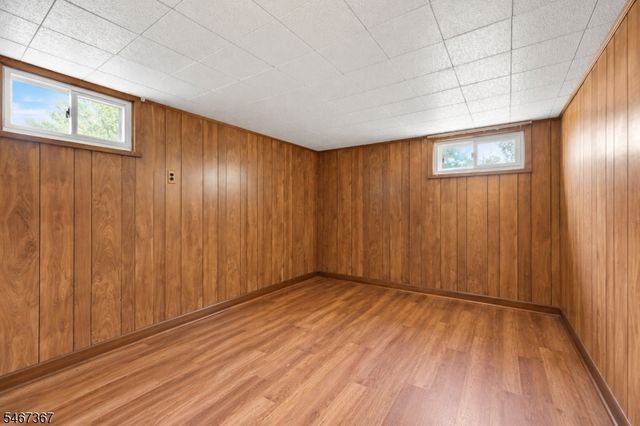 301 Valley Rd, Clifton City, NJ 07013