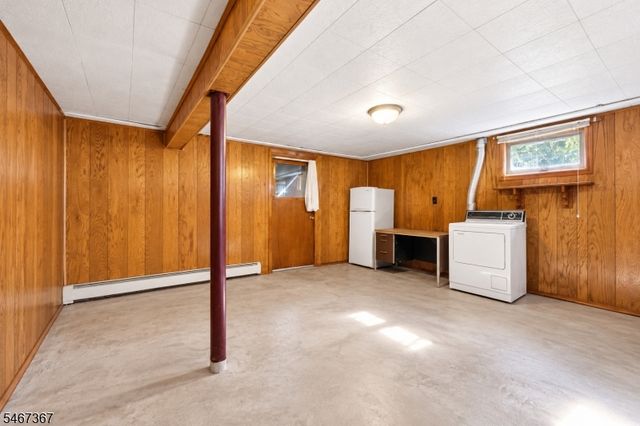301 Valley Rd, Clifton City, NJ 07013