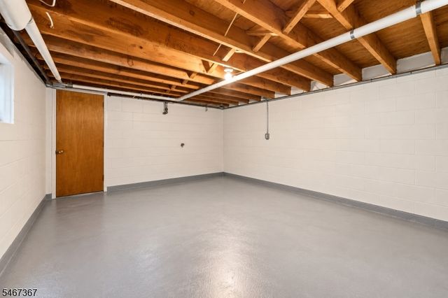 301 Valley Rd, Clifton City, NJ 07013