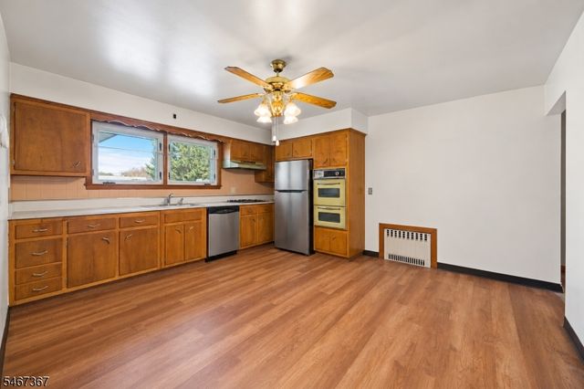 301 Valley Rd, Clifton City, NJ 07013