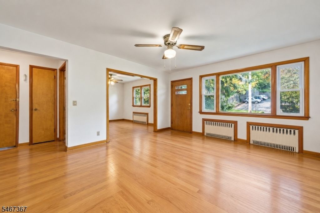 301 Valley Rd, Clifton City, NJ 07013 — photo 4