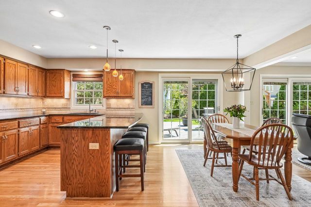 W69N346 Evergreen BOULEVARD, Cedarburg, WI 53012