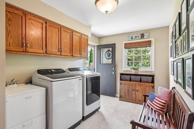 W69N346 Evergreen BOULEVARD, Cedarburg, WI 53012