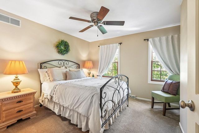 W69N346 Evergreen BOULEVARD, Cedarburg, WI 53012