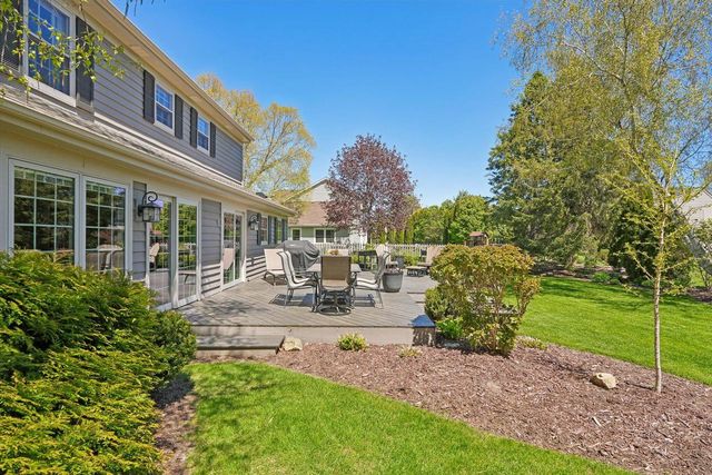 W69N346 Evergreen BOULEVARD, Cedarburg, WI 53012
