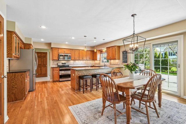 W69N346 Evergreen BOULEVARD, Cedarburg, WI 53012