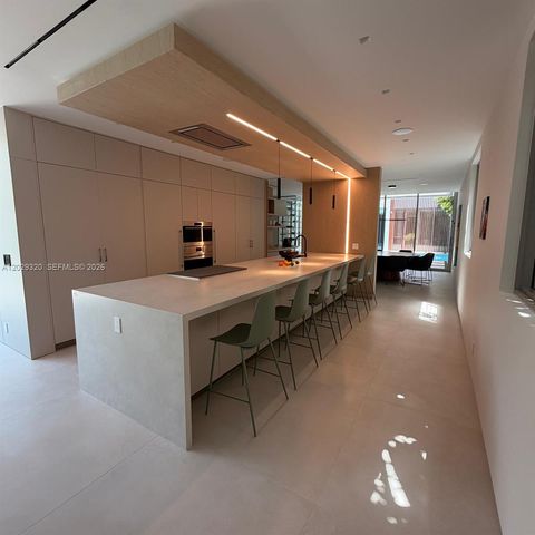 2100 S Miami Avenue, Miami, FL 33129