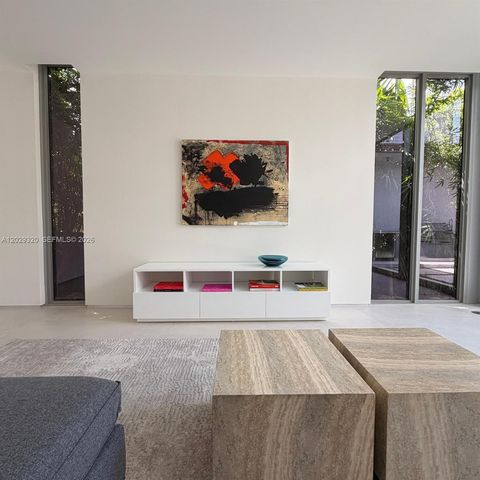 2100 S Miami Avenue, Miami, FL 33129