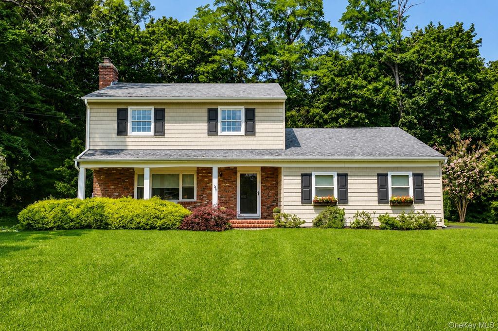 2 Salem Drive, Stony Brook, NY 11790