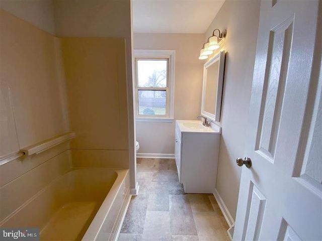 214 HENDRICKSON AVE, Beverly, NJ 08010