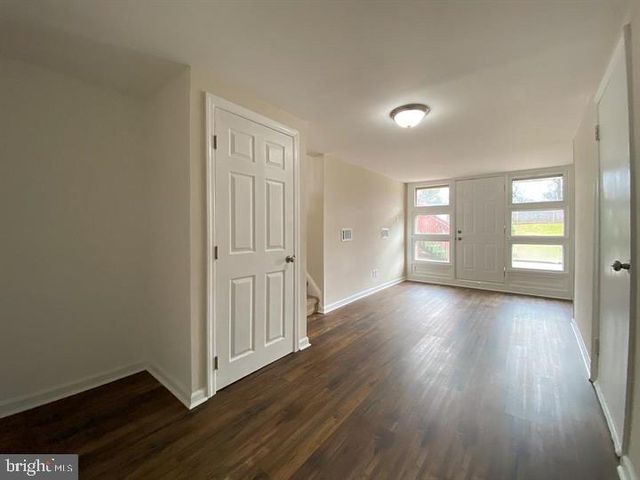 214 HENDRICKSON AVE, Beverly, NJ 08010