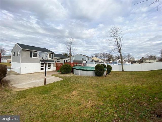 214 HENDRICKSON AVE, Beverly, NJ 08010