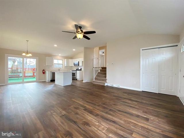 214 HENDRICKSON AVE, Beverly, NJ 08010